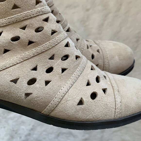 Array Portland Suede Leather Laser Cutout Ankle Boots Booties Sand Tan Sz 7 - Picture 6 of 10